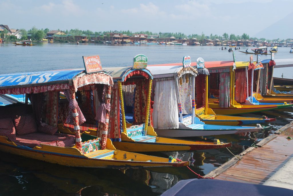 kashmir-boat